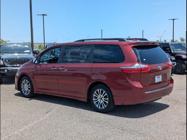 2018 Toyota Sienna XLE