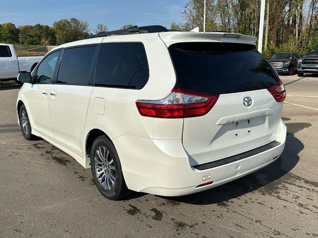 2018 Toyota Sienna XLE