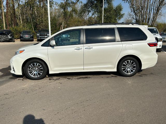 2018 Toyota Sienna XLE