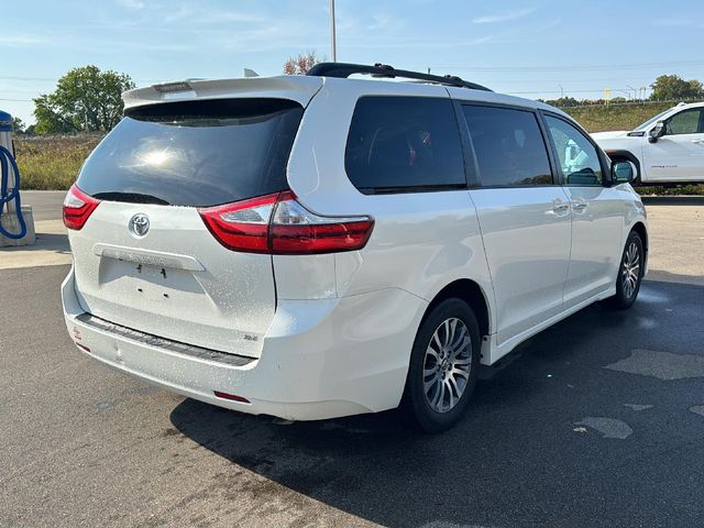 2018 Toyota Sienna XLE