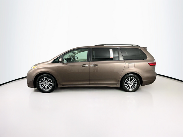 2018 Toyota Sienna XLE