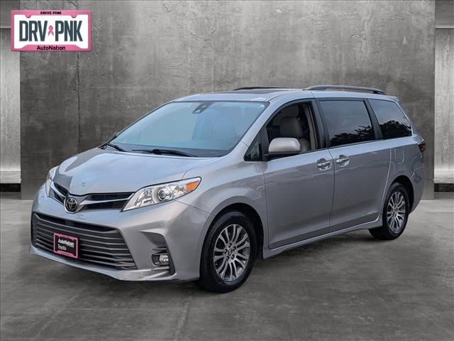 2018 Toyota Sienna XLE