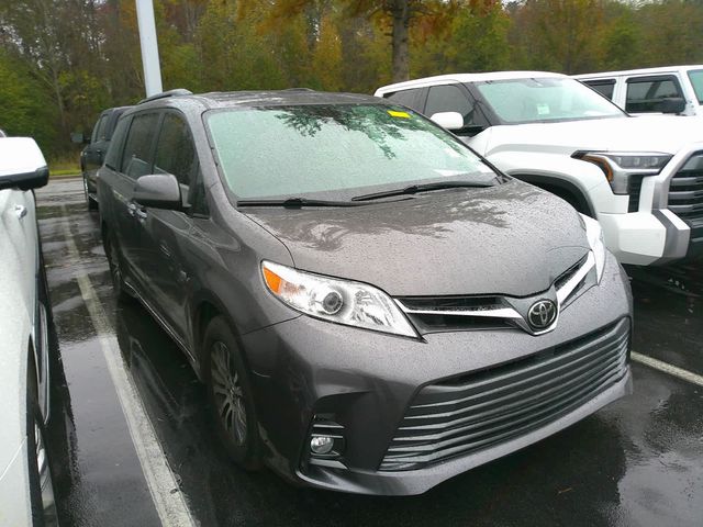 2018 Toyota Sienna XLE