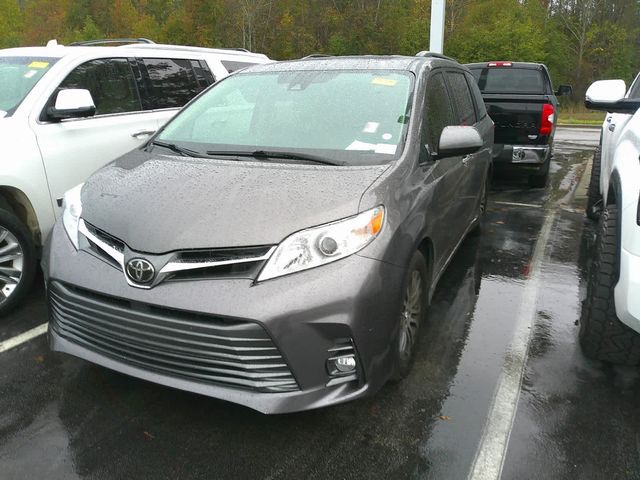 2018 Toyota Sienna XLE