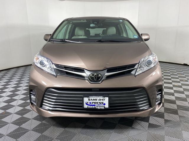 2018 Toyota Sienna XLE Auto Access Seat