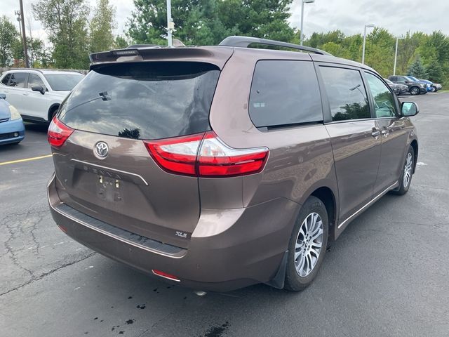 2018 Toyota Sienna 