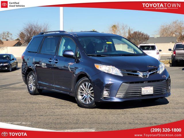 2018 Toyota Sienna XLE