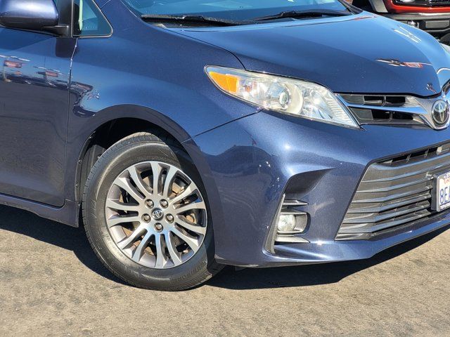 2018 Toyota Sienna XLE