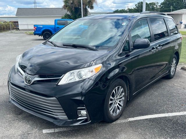 2018 Toyota Sienna XLE Auto Access Seat