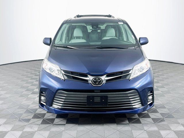 2018 Toyota Sienna XLE