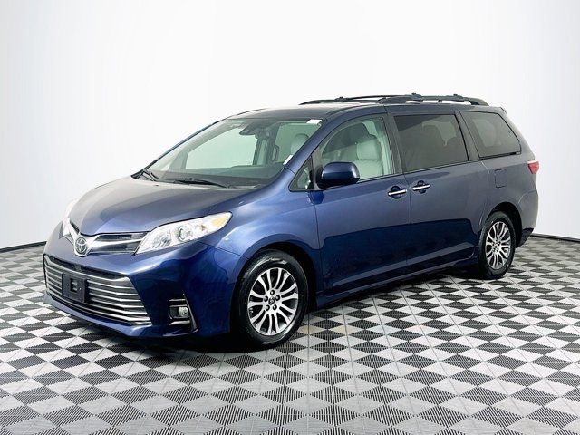 2018 Toyota Sienna XLE