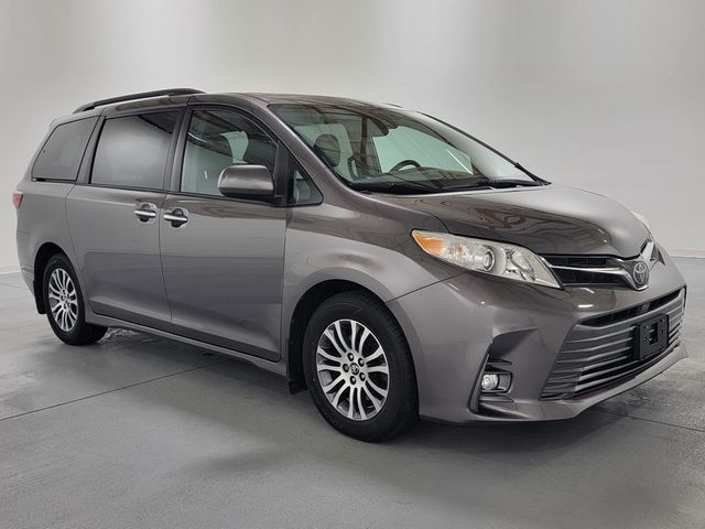 2018 Toyota Sienna XLE