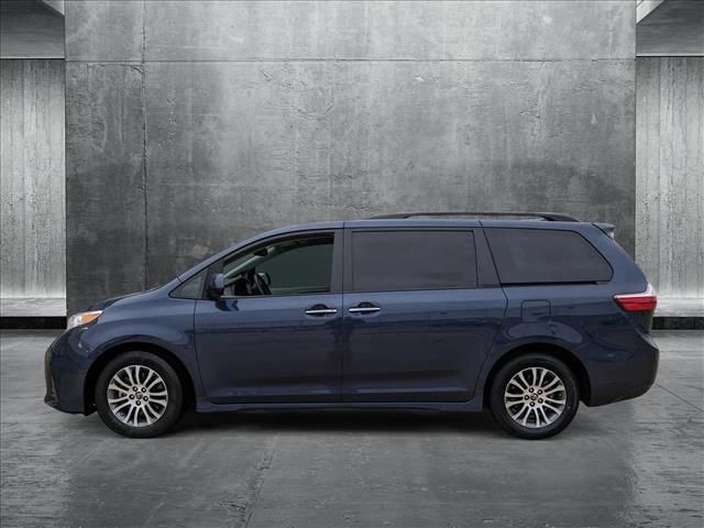 2018 Toyota Sienna XLE