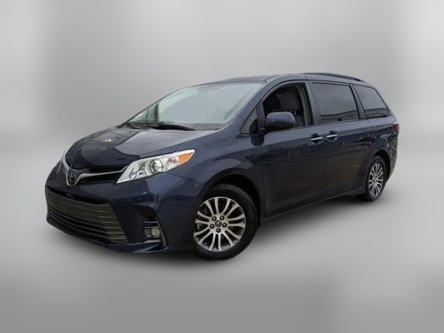 2018 Toyota Sienna XLE
