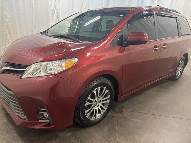 2018 Toyota Sienna XLE