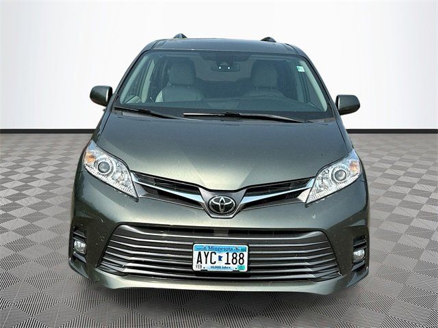 2018 Toyota Sienna XLE