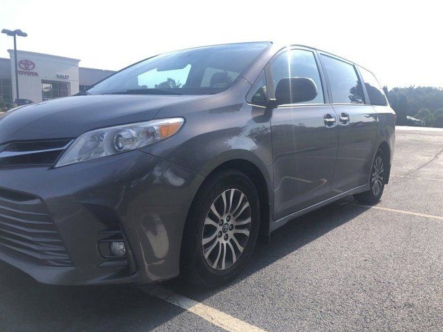 2018 Toyota Sienna XLE