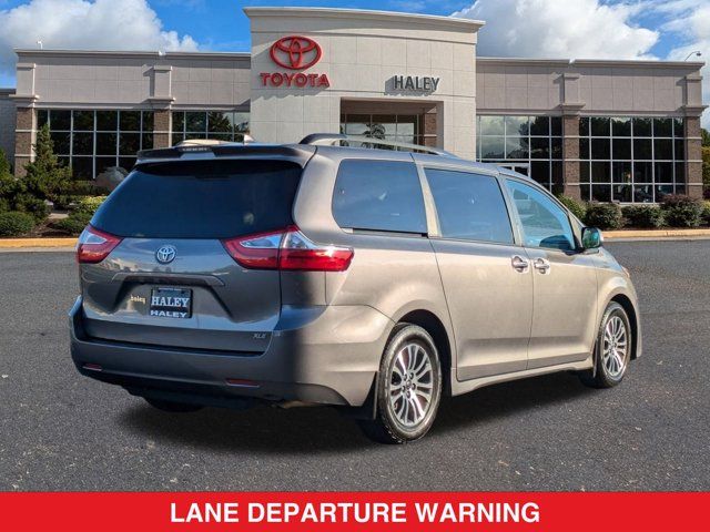 2018 Toyota Sienna XLE