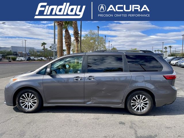 2018 Toyota Sienna 