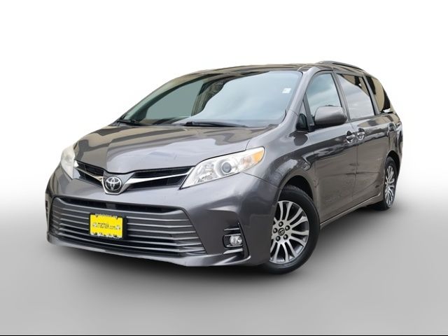 2018 Toyota Sienna 