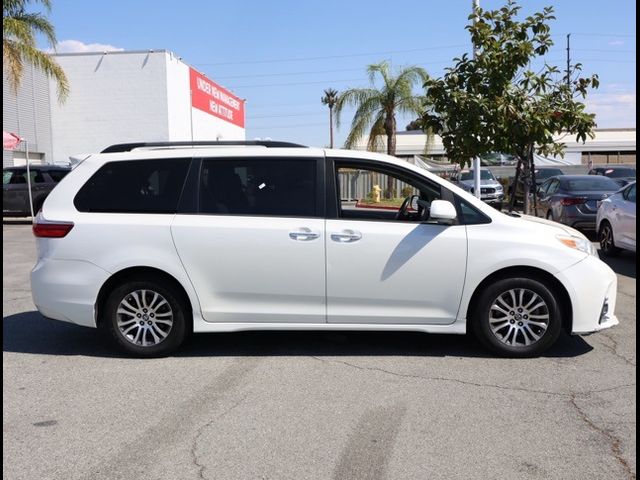 2018 Toyota Sienna 