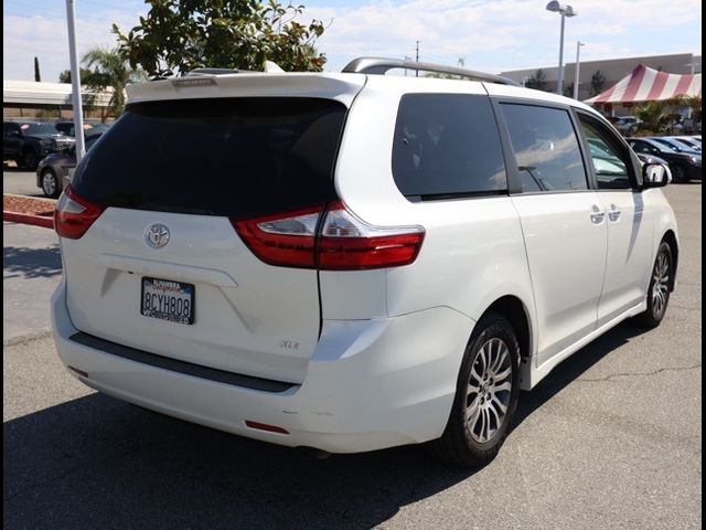 2018 Toyota Sienna 