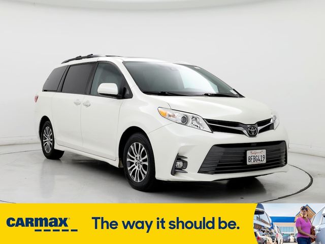 2018 Toyota Sienna XLE