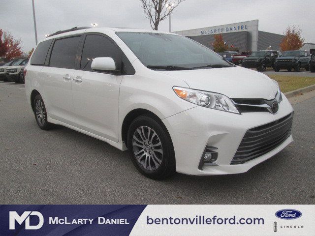 2018 Toyota Sienna 