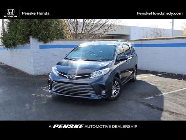 2018 Toyota Sienna XLE