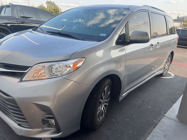 2018 Toyota Sienna XLE