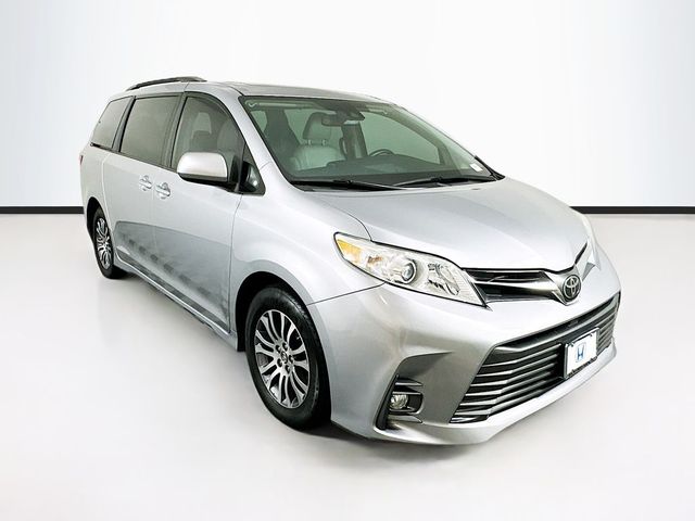 2018 Toyota Sienna XLE