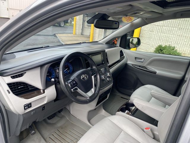 2018 Toyota Sienna XLE