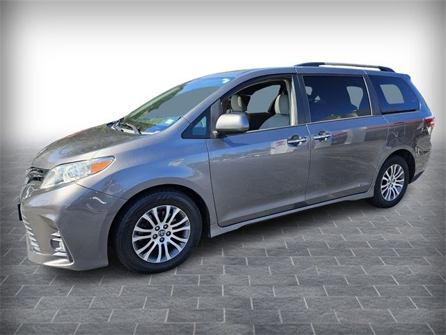 2018 Toyota Sienna XLE