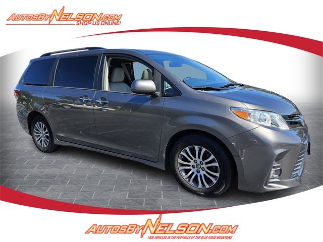 2018 Toyota Sienna XLE