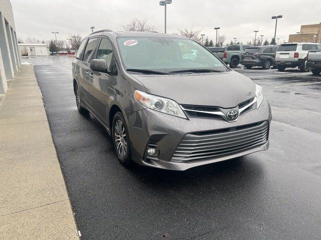 2018 Toyota Sienna 