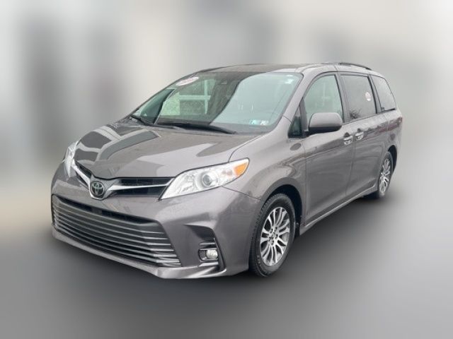 2018 Toyota Sienna 