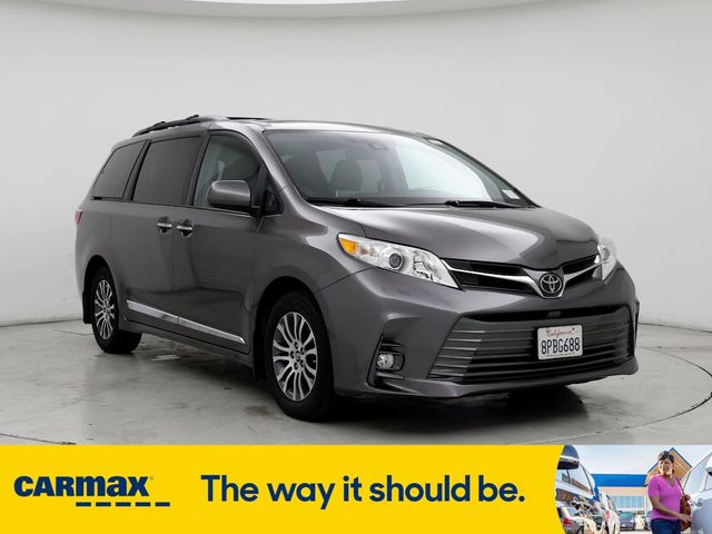 2018 Toyota Sienna XLE