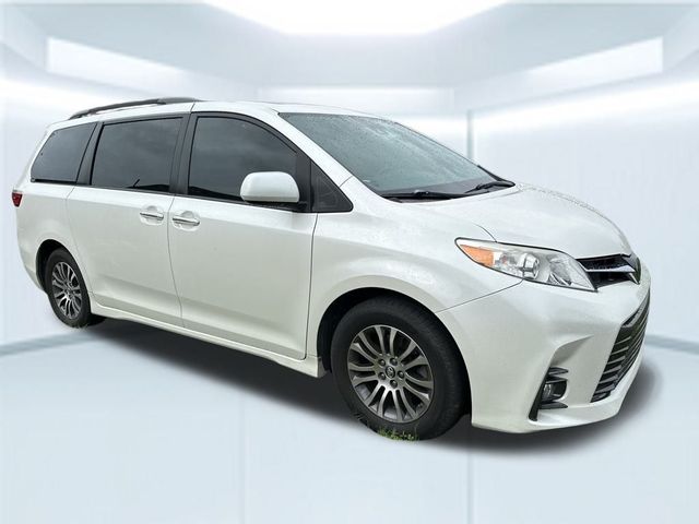 2018 Toyota Sienna XLE Auto Access Seat