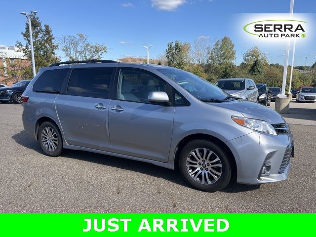 2018 Toyota Sienna XLE