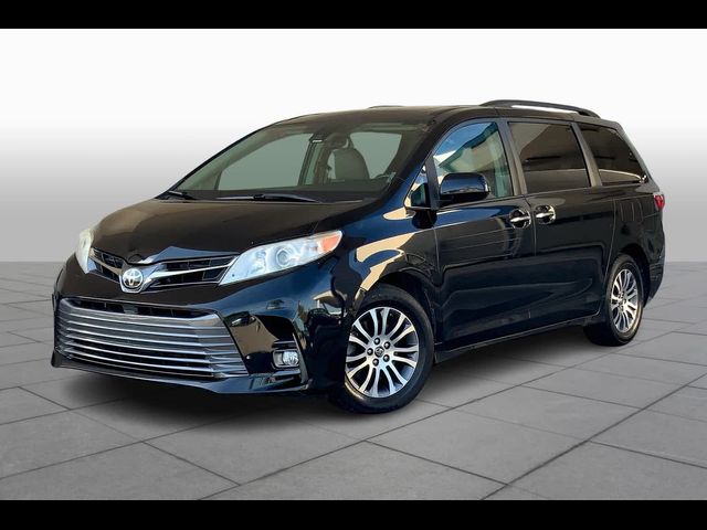 2018 Toyota Sienna XLE