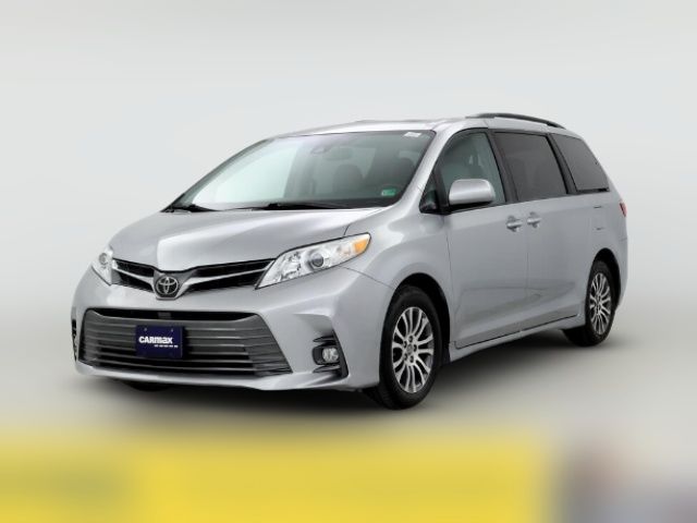 2018 Toyota Sienna XLE