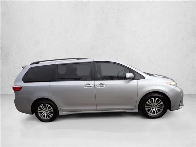 2018 Toyota Sienna XLE