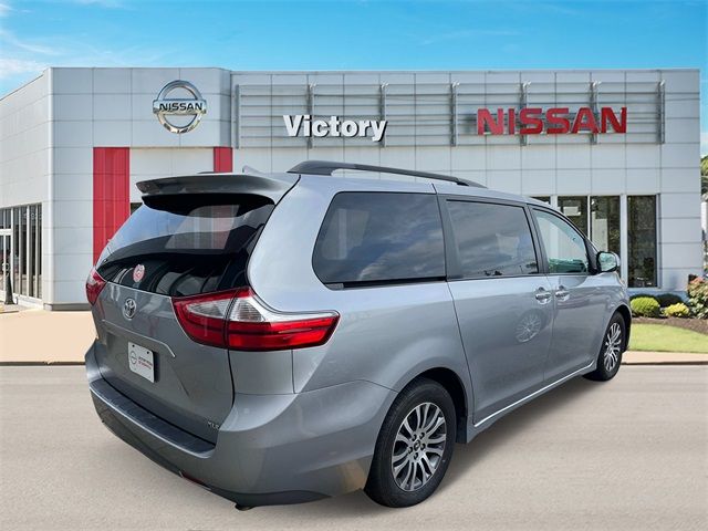 2018 Toyota Sienna XLE