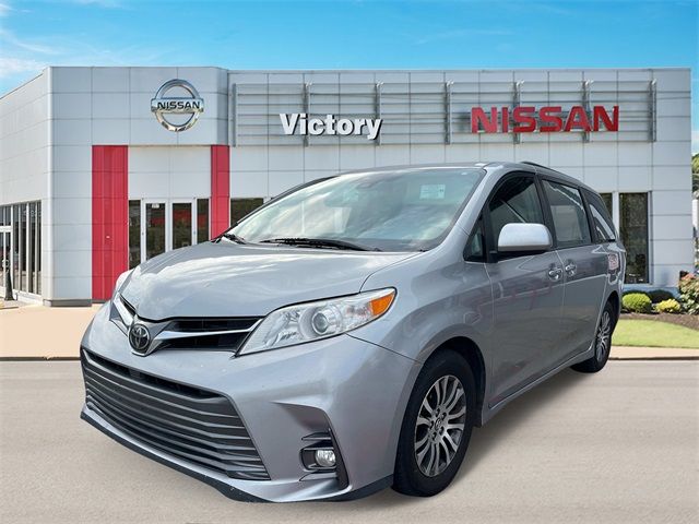 2018 Toyota Sienna XLE