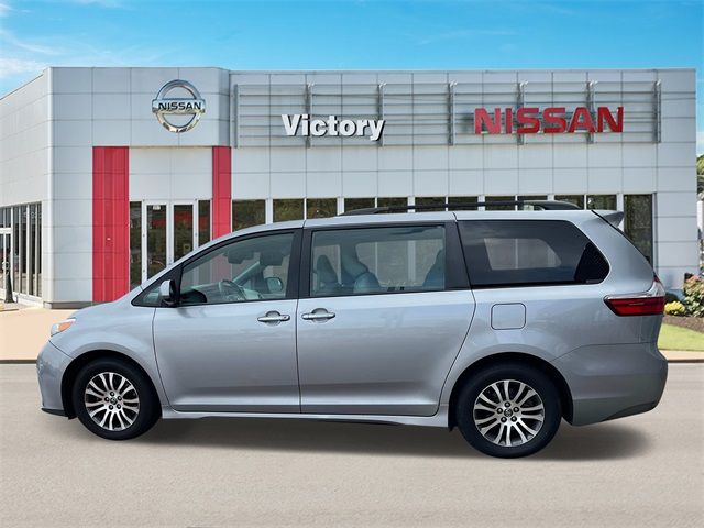 2018 Toyota Sienna XLE