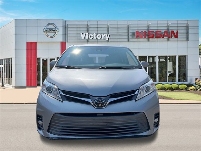 2018 Toyota Sienna XLE