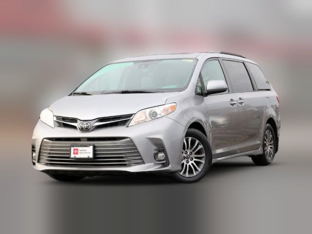 2018 Toyota Sienna XLE