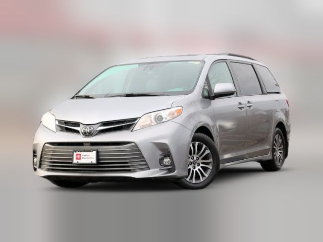 2018 Toyota Sienna XLE