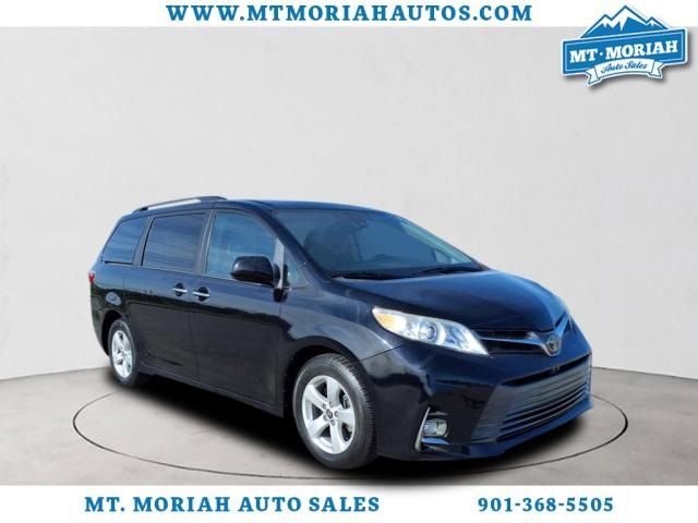 2018 Toyota Sienna XLE Auto Access Seat