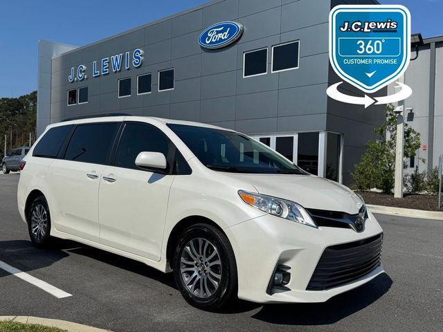 2018 Toyota Sienna XLE